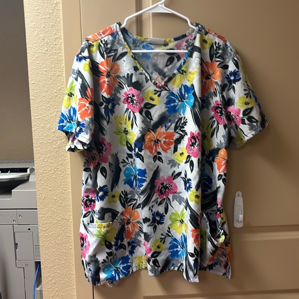 Scrub top